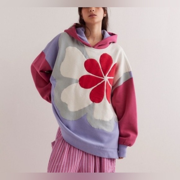 Free People NWOT Oversized Clover Sweatshirt size XS - Picture 1 of 9